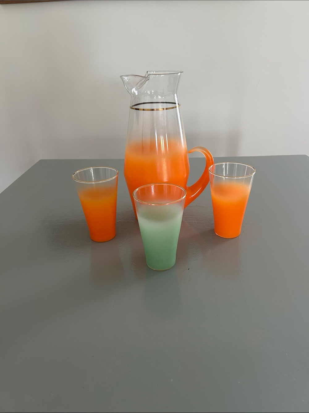 Vintage Blendo AtomicOrange Ombre Glass Pitcher and Tumbler Set with Gold Accent - Picture 2 of 7